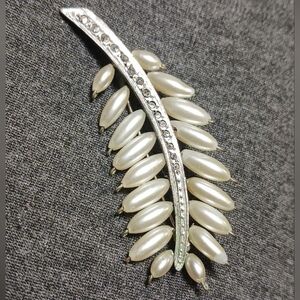 Vintage "Feather" brooch